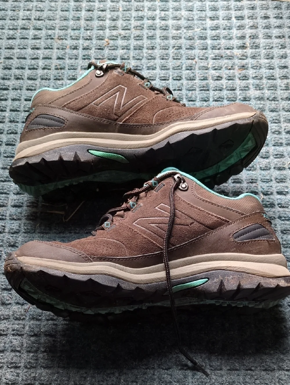 New Balance Hiking Shoes In Good Condition - Picture 2 of 8